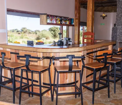 RR5H6260 — Bar and lounge area